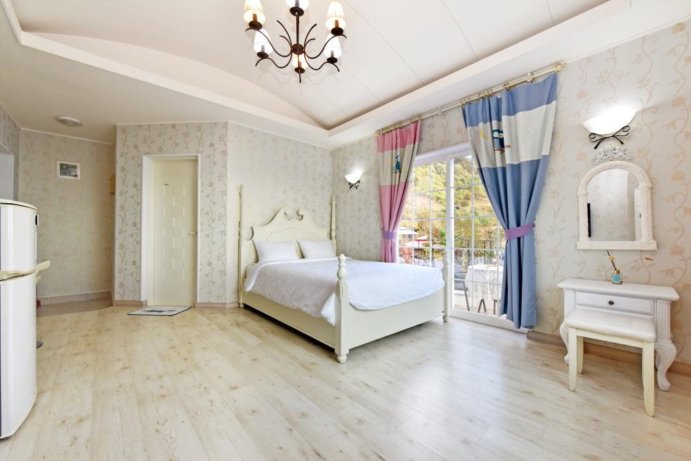 Namhae Bluemare Pension ภายนอก รูปภาพ