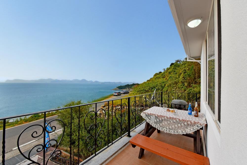 Namhae Bluemare Pension ภายนอก รูปภาพ