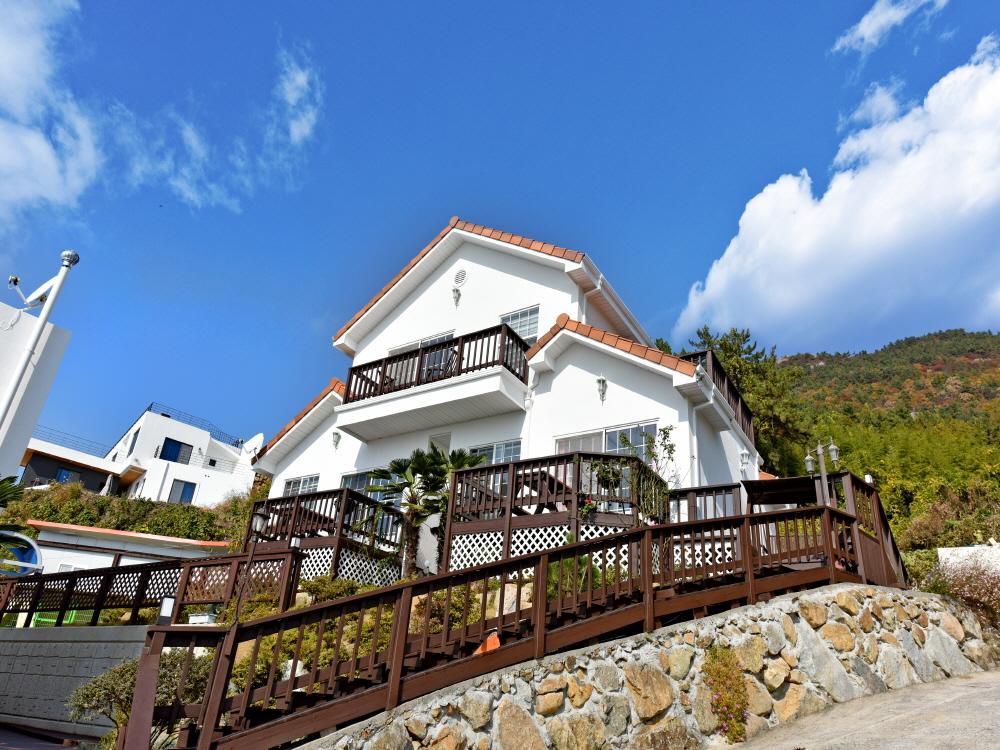 Namhae Bluemare Pension ภายนอก รูปภาพ