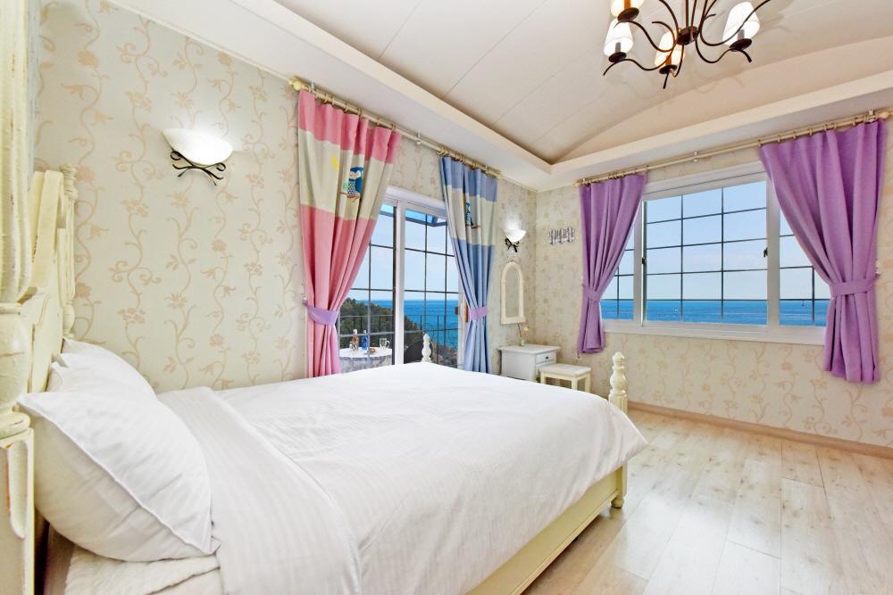 Namhae Bluemare Pension ภายนอก รูปภาพ