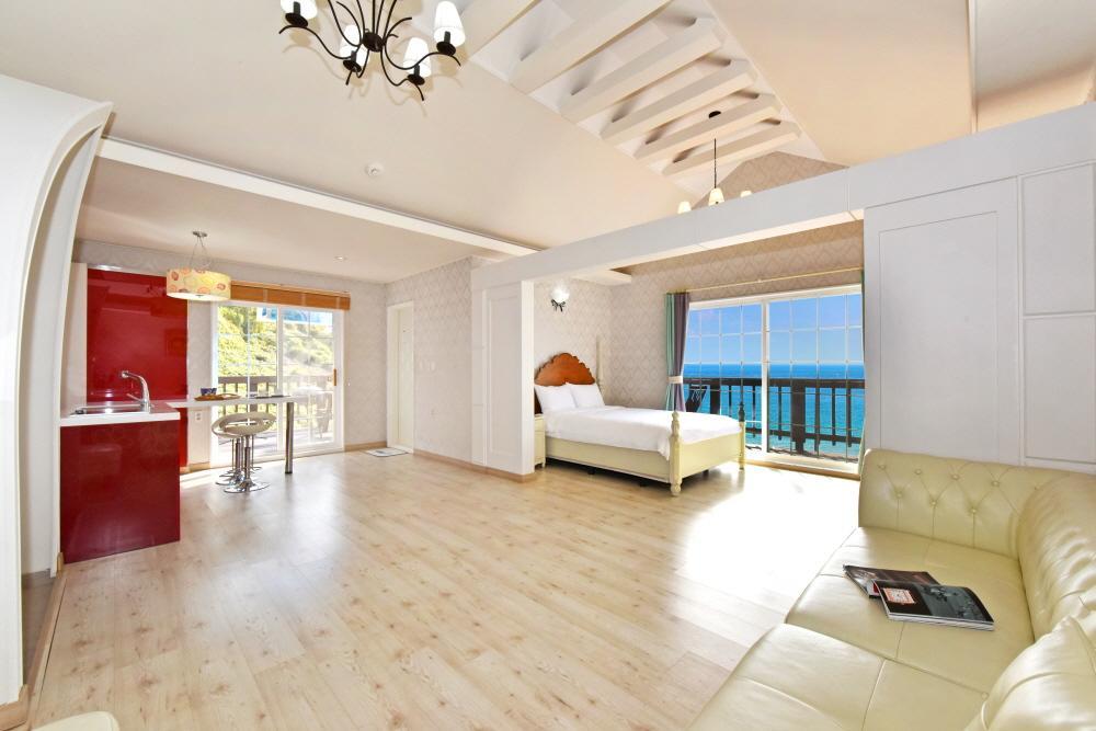 Namhae Bluemare Pension ภายนอก รูปภาพ