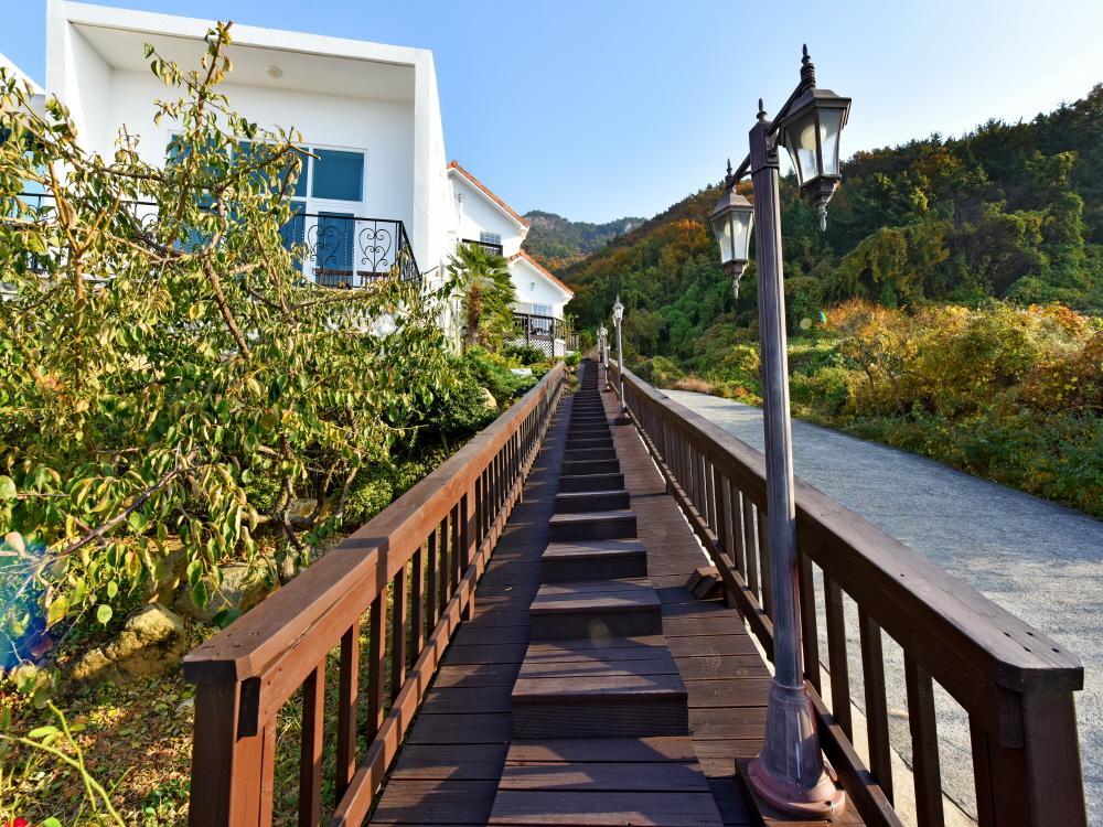 Namhae Bluemare Pension ภายนอก รูปภาพ