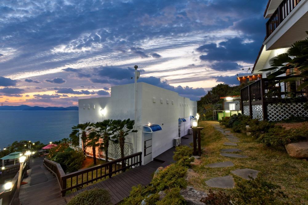 Namhae Bluemare Pension ภายนอก รูปภาพ